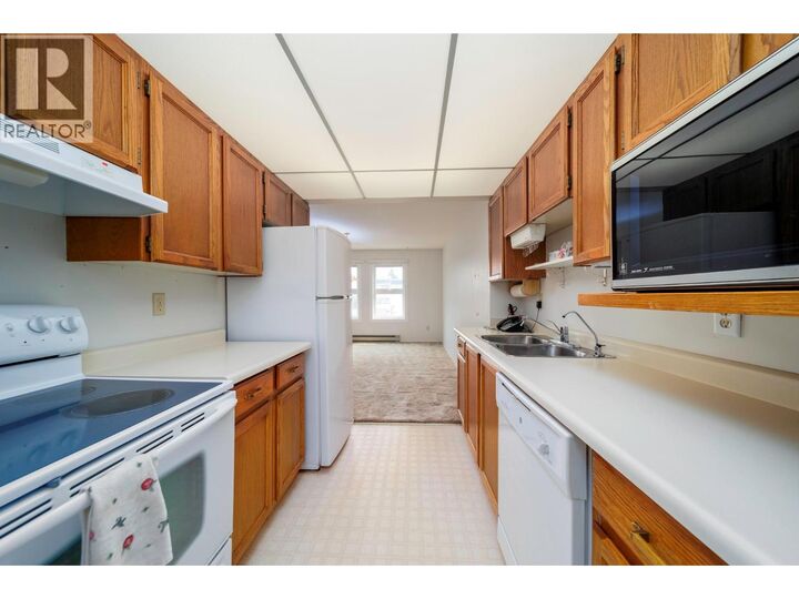 Property Photo: 575 Sutherland Avenue 316 BC V1Y 8V1