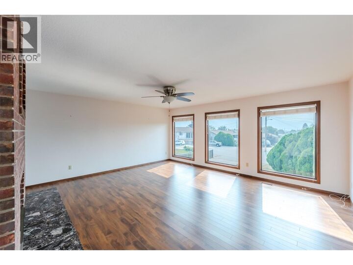 Property Photo: 14 Bartlett Place BC V0H 1V2