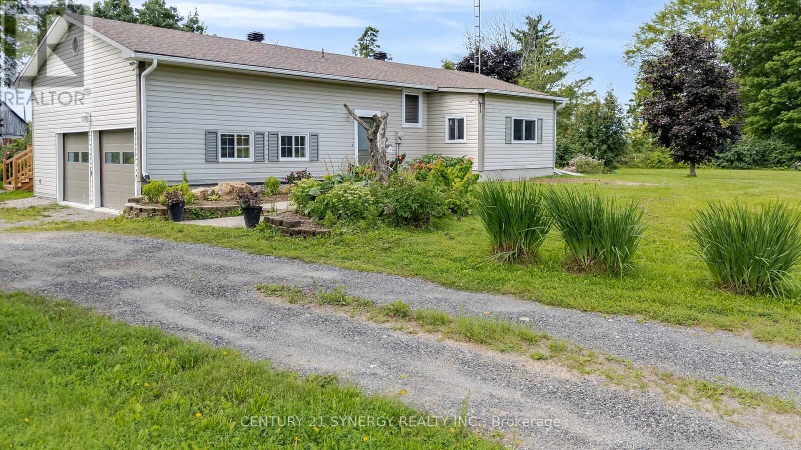 Photo de la propriété: 677 Bowes Sideroad ON K7H 3C6