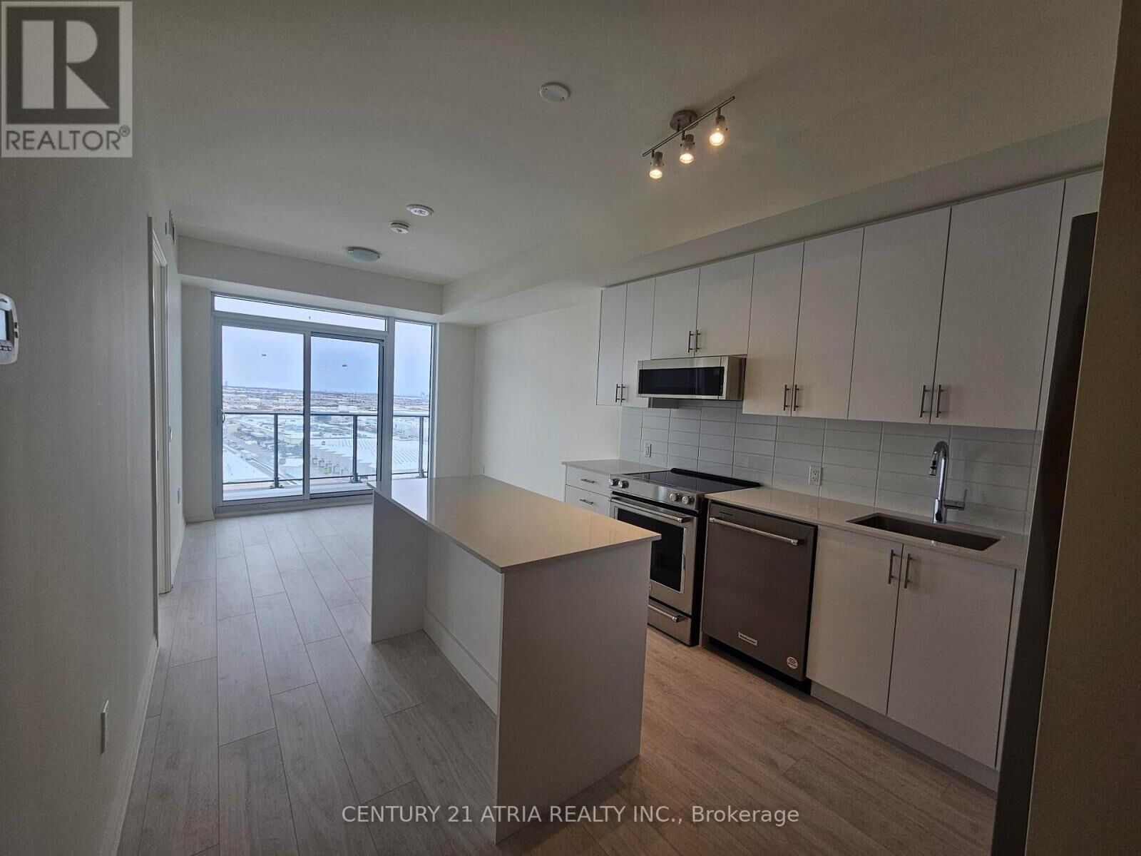 Property Photo:  8960 Jane Street 1108  ON L4K 2M9 