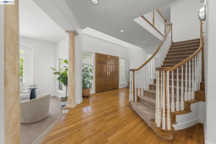 Property Photo: 313 Diamond Ct CA 94566