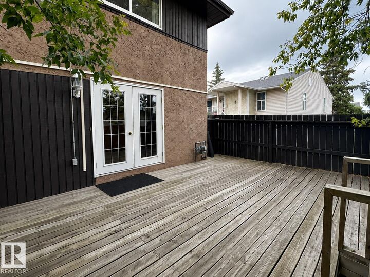 Property Photo:  1704 37 Street NW  AB T6L 2R7 