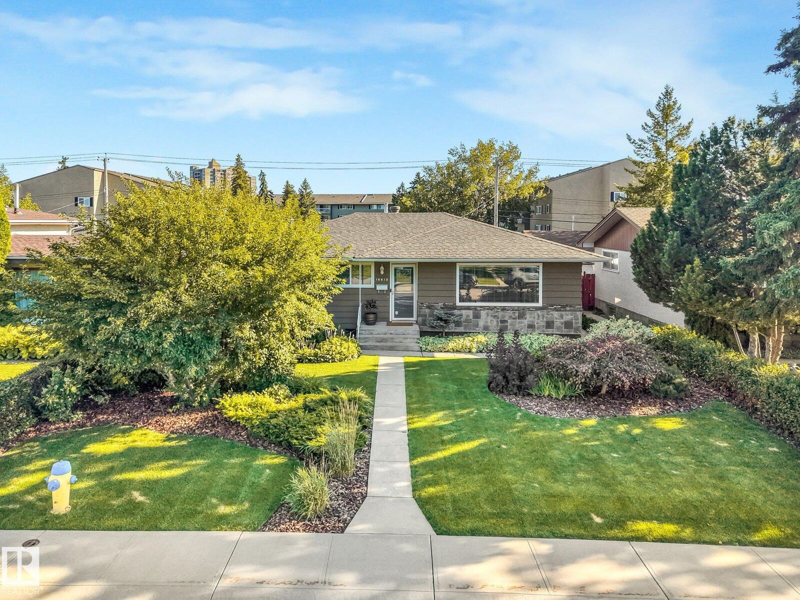 Property Photo: 16613 90 Avenue NW AB T5R 4W9