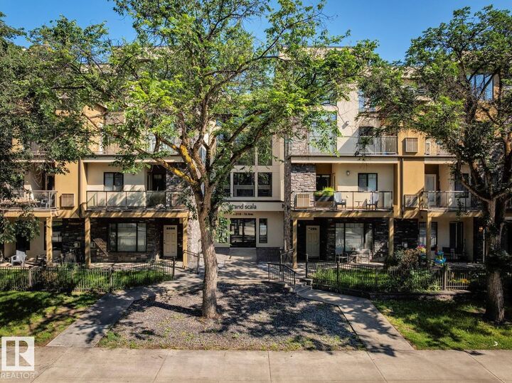 Property Photo: 11518 76 Avenue NW 16 AB T6G 0K7