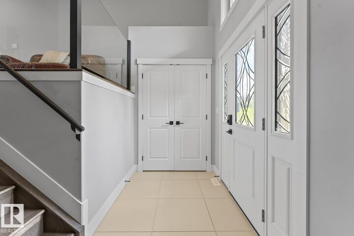 Property Photo:  1416 18 Avenue  AB T9M 0L8 
