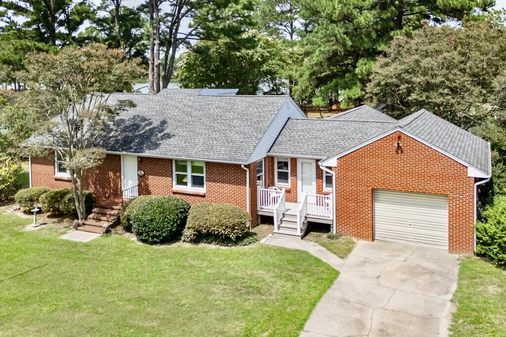 Property Photo: 14329 Westwind Dr VA 23417