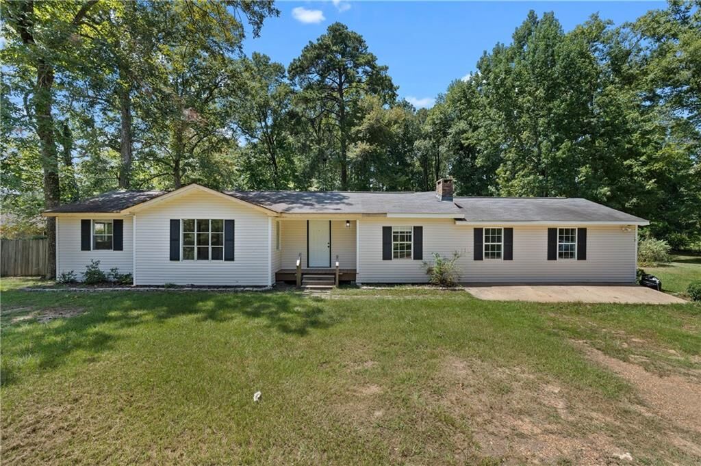 Property Photo:  208 Frontier Drive  LA 71457 