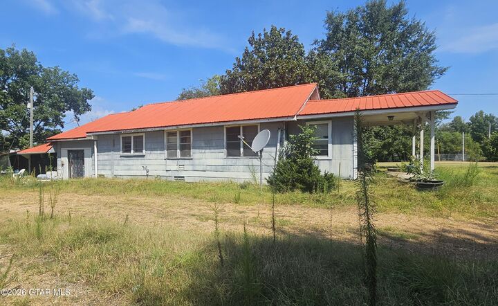 Property Photo:  935 Lone Oak Road  MS 39773 