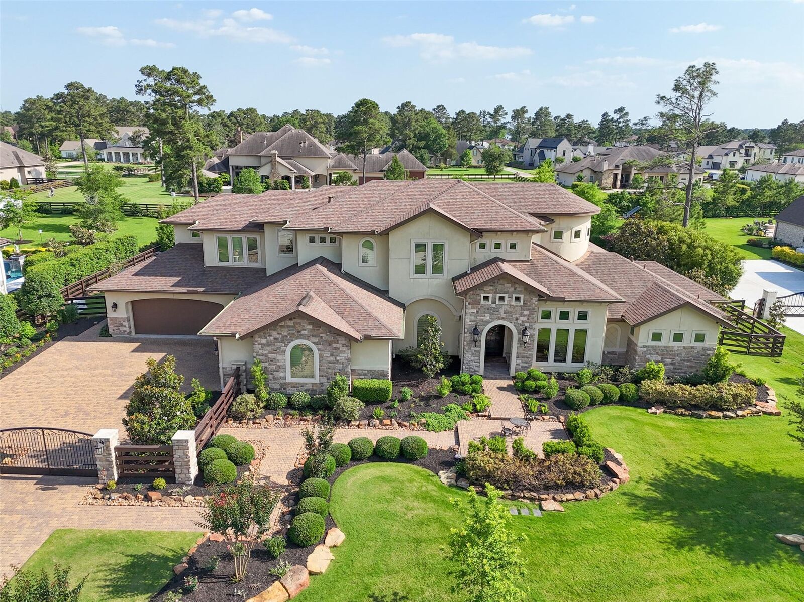 Property Photo: 18 Rugged Lark Circle TX 77377