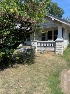 Property Photo:  900 E Main Street  KS 67301 
