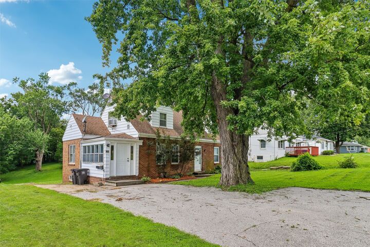 Property Photo: 1350 Merle Hay Road IA 50311