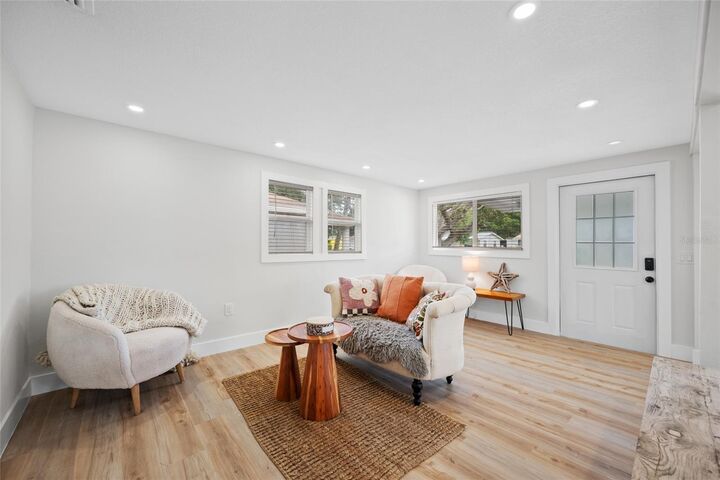 Property Photo:  2547 Kingston Street S  FL 33711 