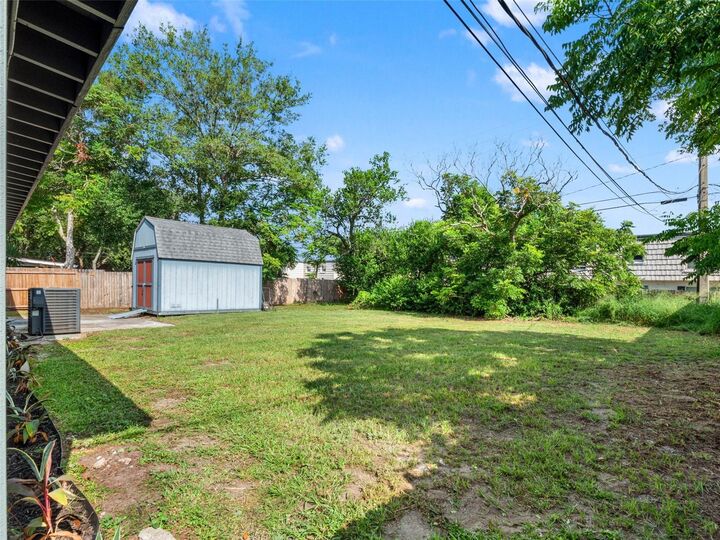Property Photo: 3813 Edland Drive FL 32812