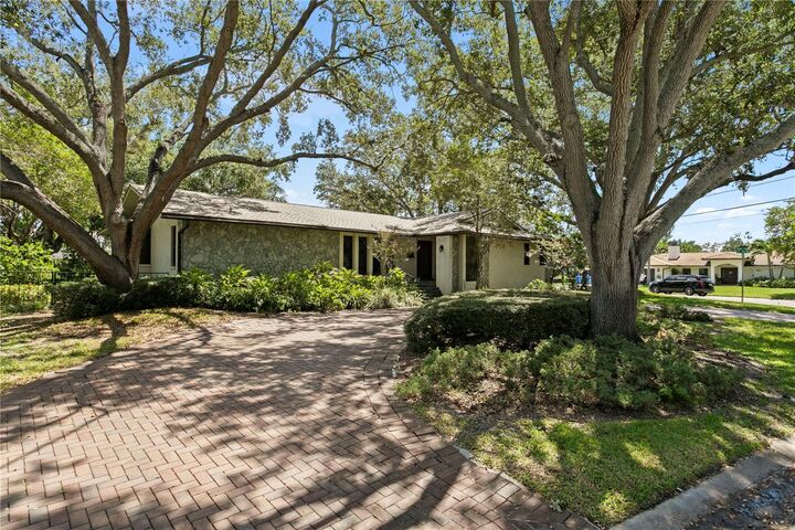 Property Photo:  3101 Walnut Street NE  FL 33704 