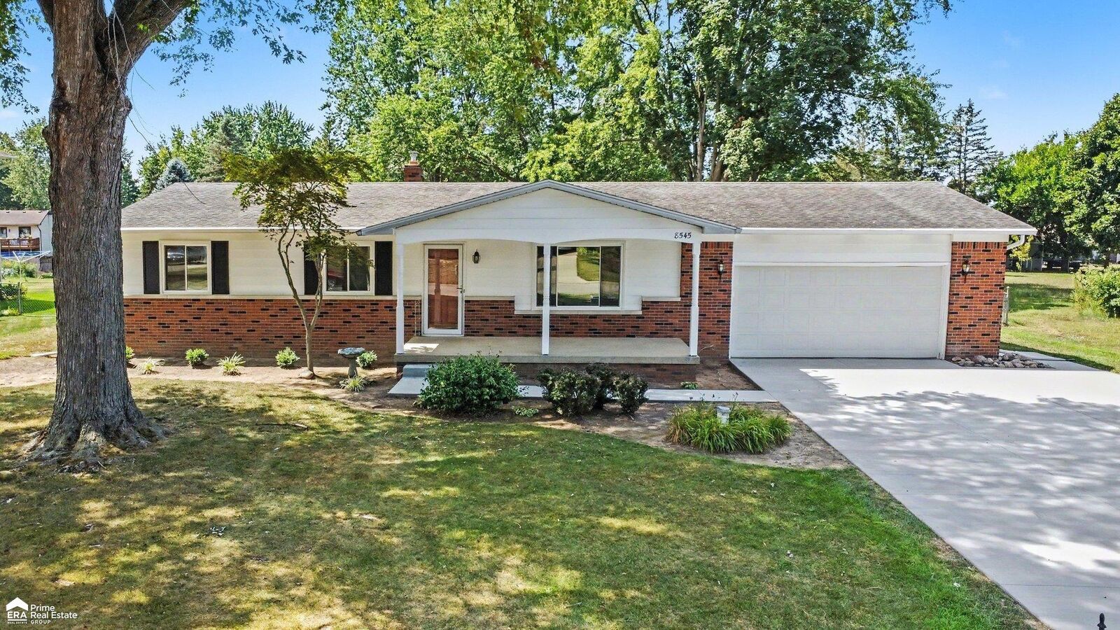 Property Photo:  8545 Gallant Fox Trail  MI 48433-8804 