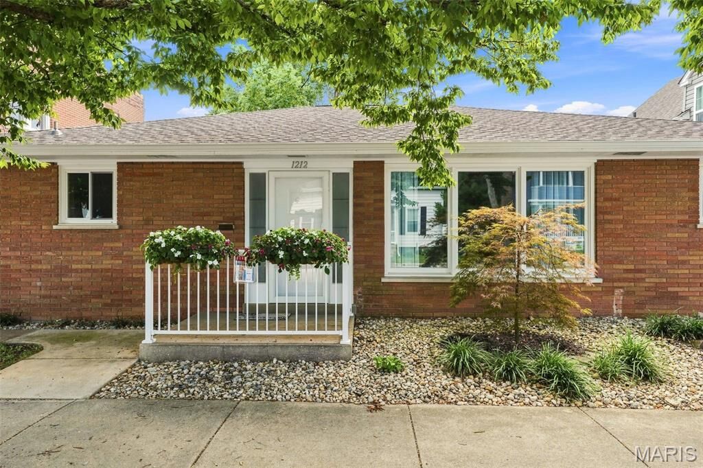 Property Photo: 1212 Main St IL 62249