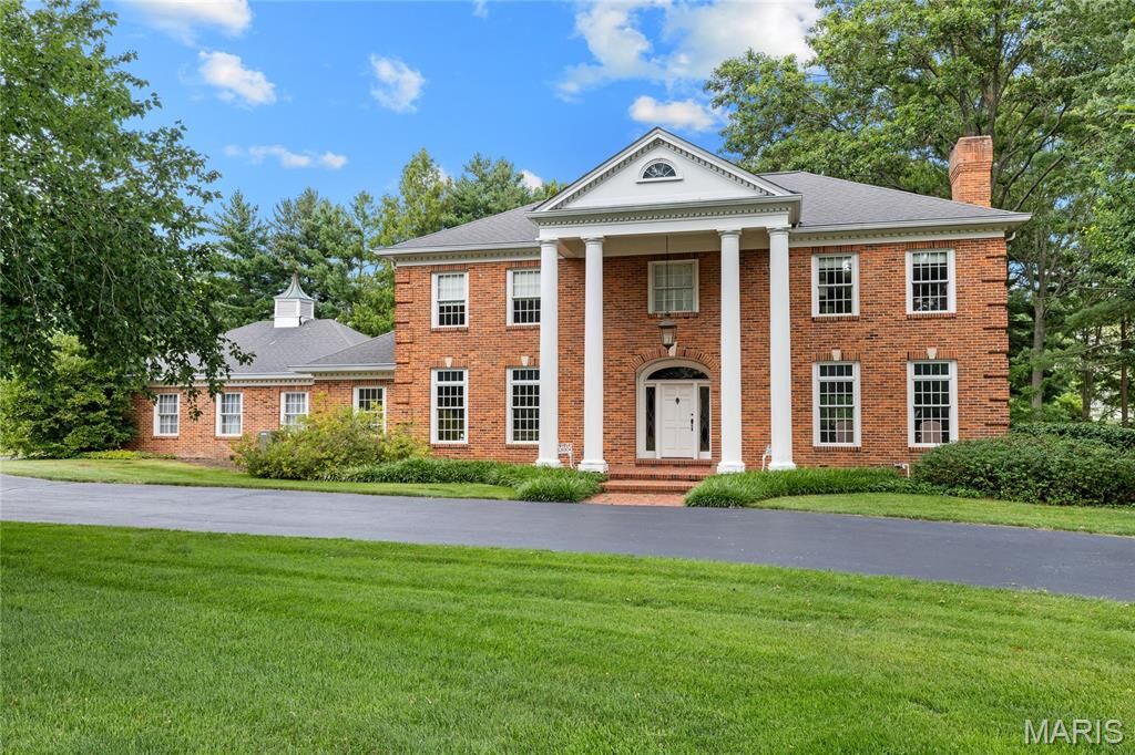 Property Photo: 48 Muirfield Lane MO 63141