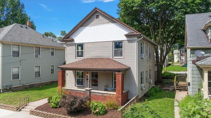 Property Photo: 707 Baldwin Street SE MI 49503
