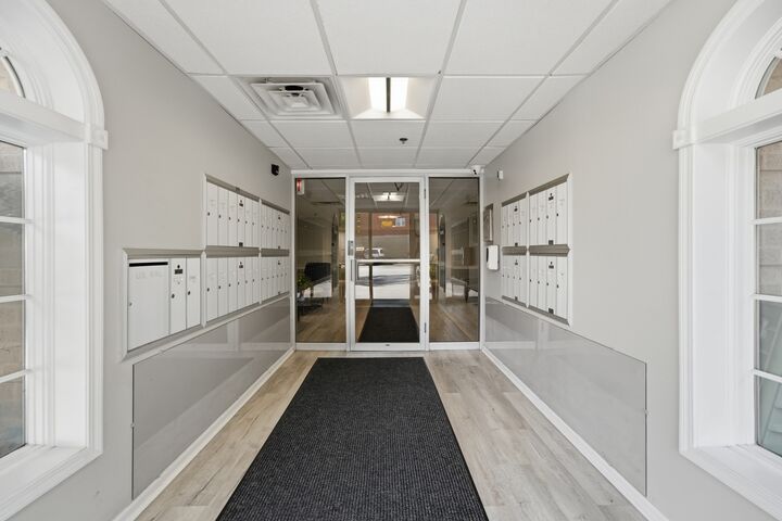 Property Photo: 1480 Jefferson Street 202 IL 60016