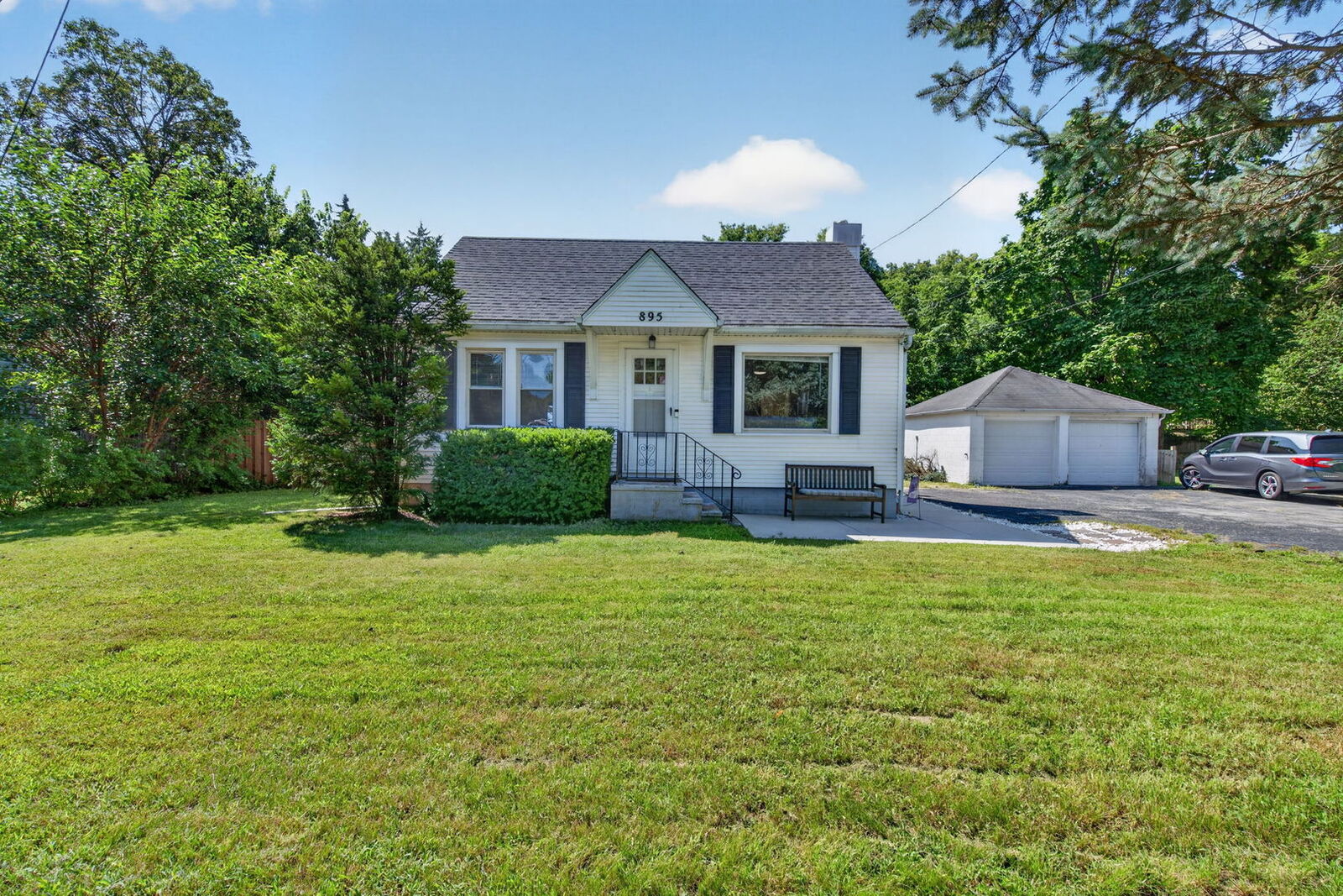 Property Photo:  895 Pine Bluff Road  IL 60450 