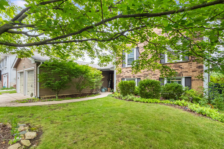 Property Photo: 148 Newport Drive IL 60440