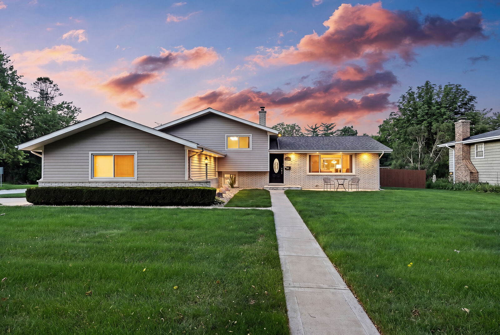 Property Photo: 1236 Sandpiper Lane IL 60540