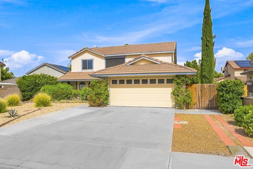 Property Photo:  44138 Ruthron Avenue  CA 93536 