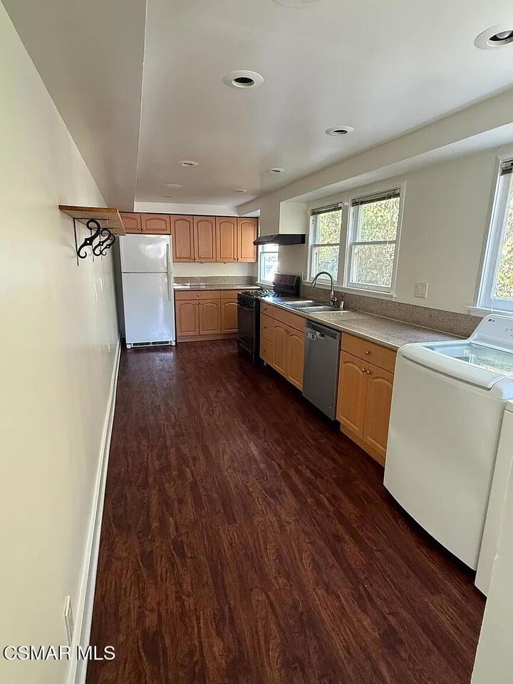 Property Photo:  2320 Superior Avenue  CA 90291 