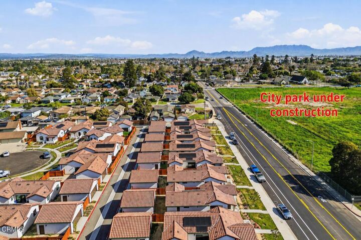 Property Photo:  1131 W 2nd Street  CA 93030 
