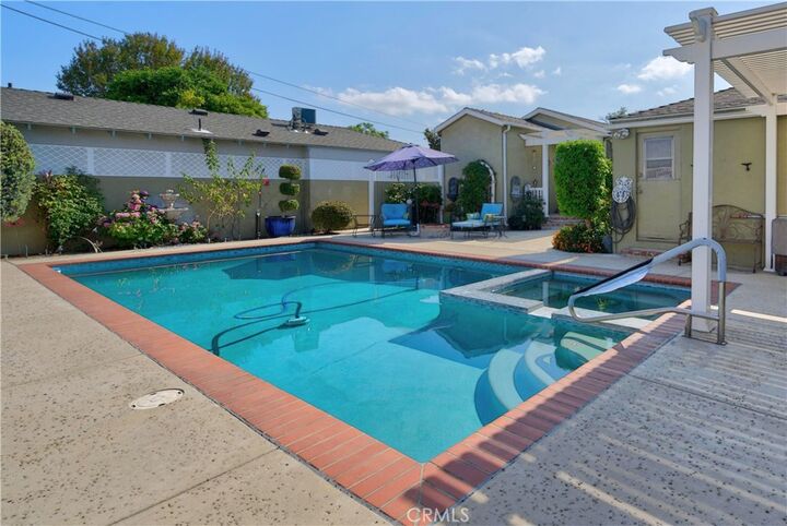 Property Photo:  1426 N Buena Vista  CA 91505 