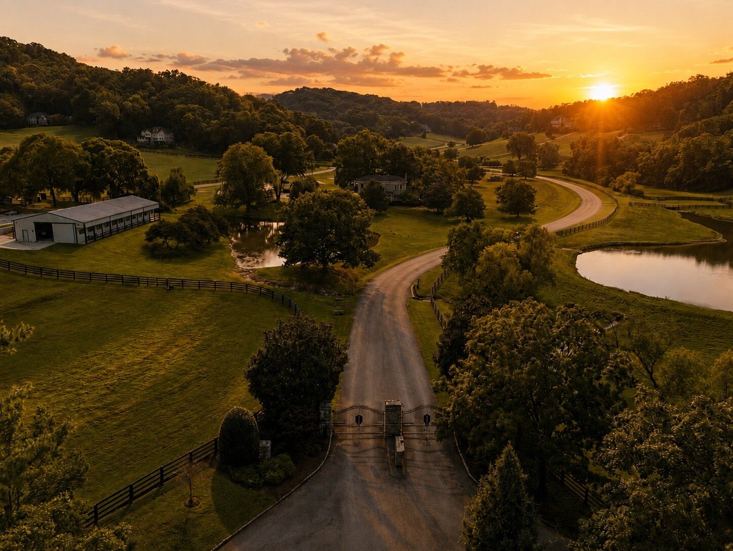 Property Photo:  3008 Smith Ln  TN 37069 