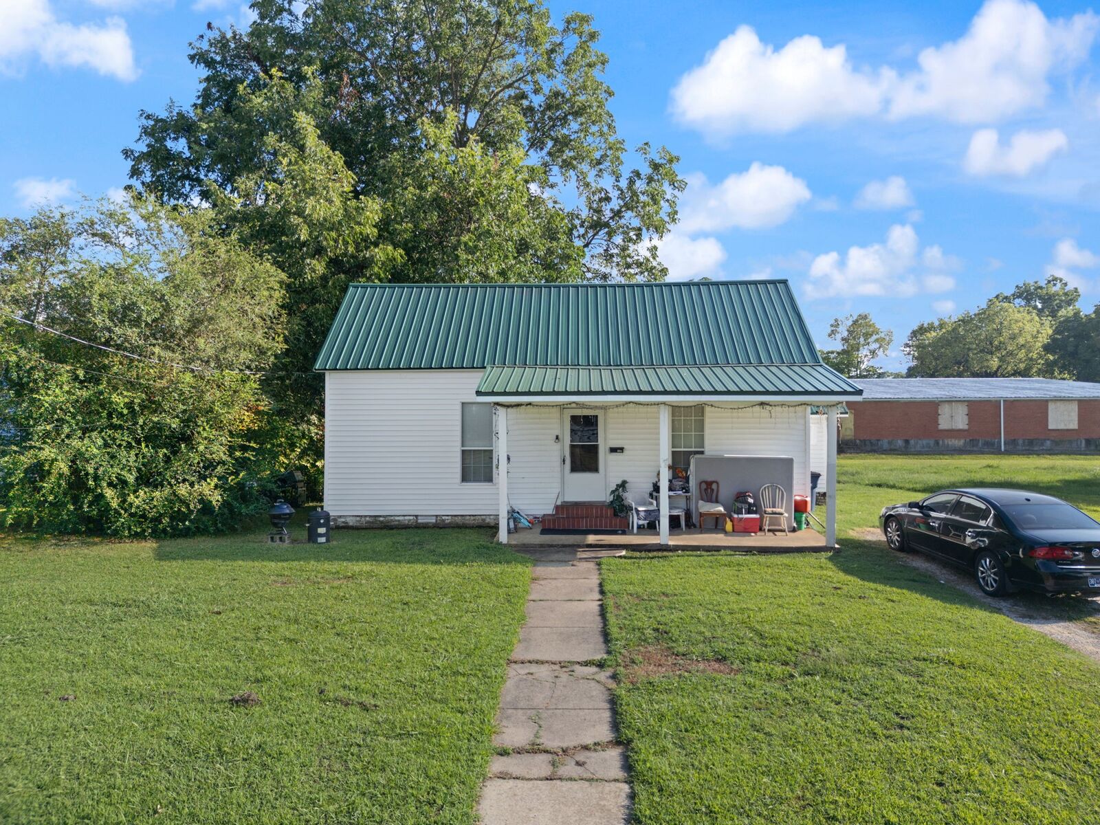 Property Photo:  122 Church St  TN 38237 