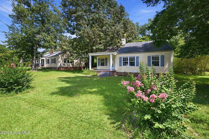 Property Photo: 32 E Bayshore Boulevard NC 28540