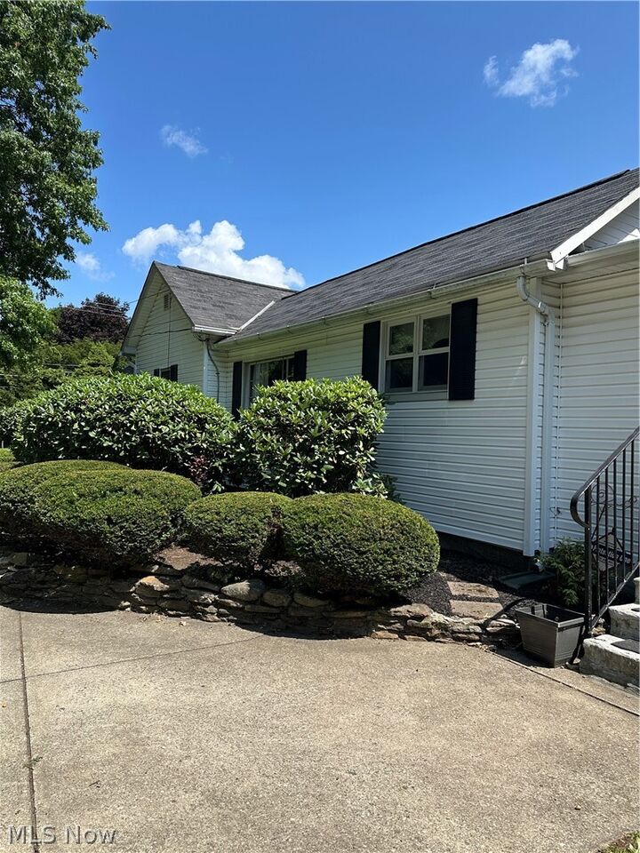 Property Photo: 2842 Narrows Road OH 44081