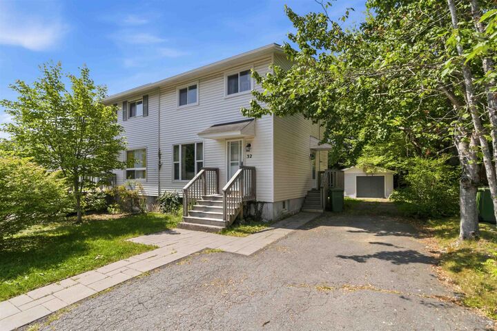 Property Photo:  32 Lynnville Drive  NS B4C 2H8 
