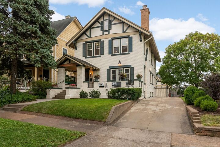 Property Photo:  904 Osceola Avenue  MN 55105 