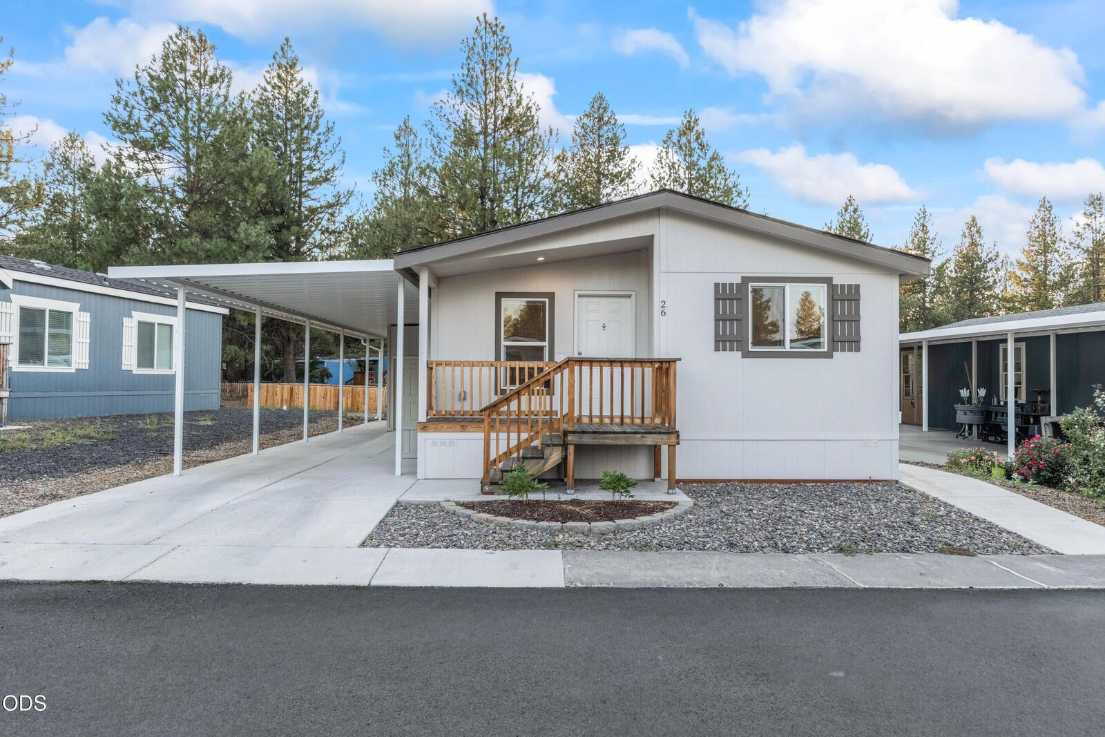 Property Photo:  61000 Brosterhous Road Unit 26  OR 97702 