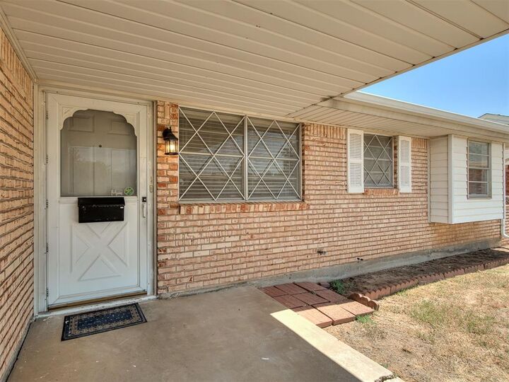 Property Photo:  8012 S Villa Avenue  OK 73159 
