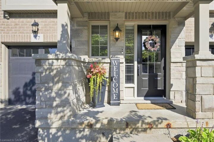 Property Photo: 215 Dundas Street E 47 ON L8B 0X1