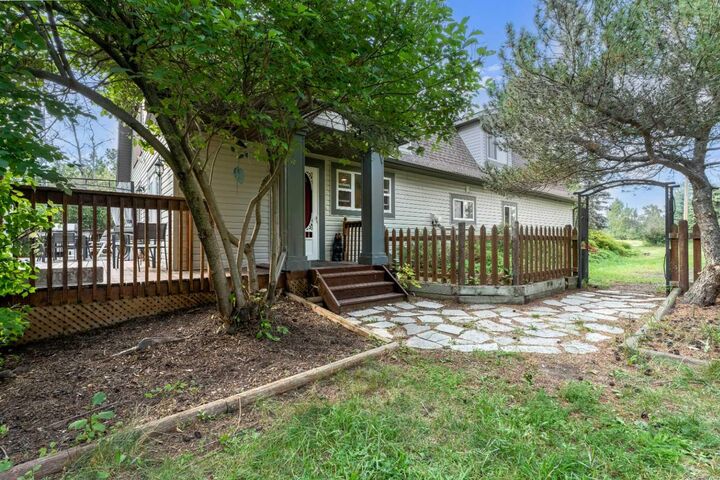 Property Photo: 262267 Township Road 264 AB T0M 1G0