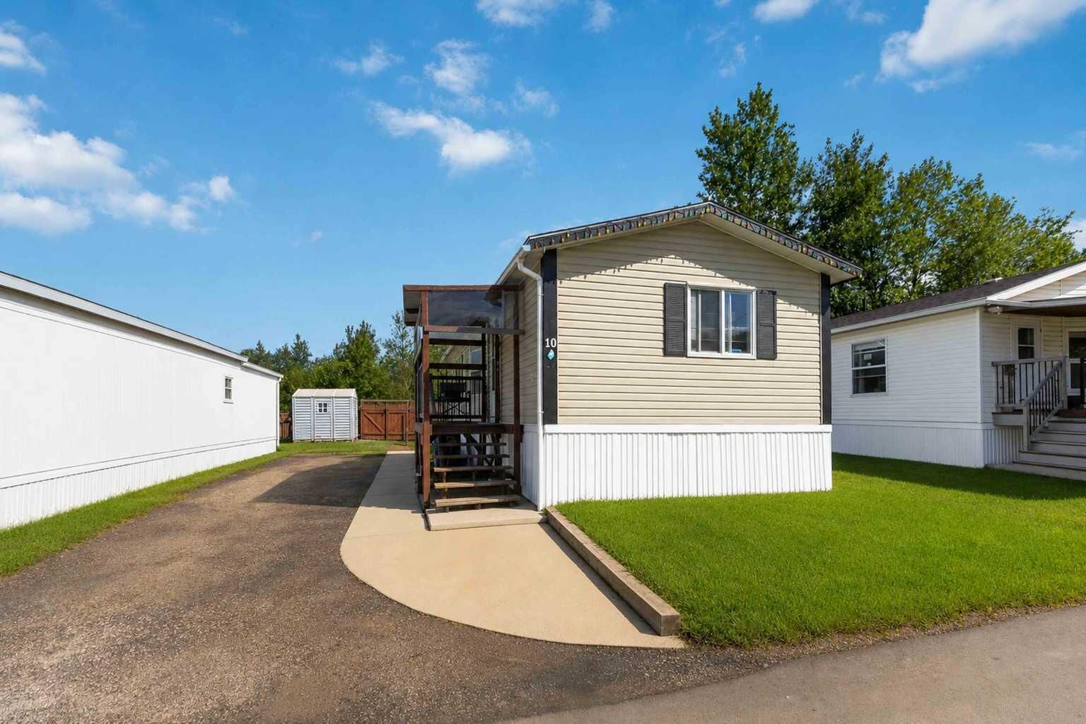 Property Photo:  10 Pelican Drive  AB T9H 1G4 