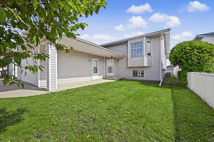 Property Photo: 12017 95B Street AB T8V 6X7