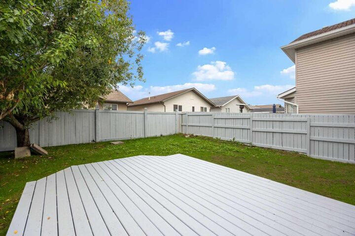 Property Photo: 152 Cinnamon Street AB T9K 2T4