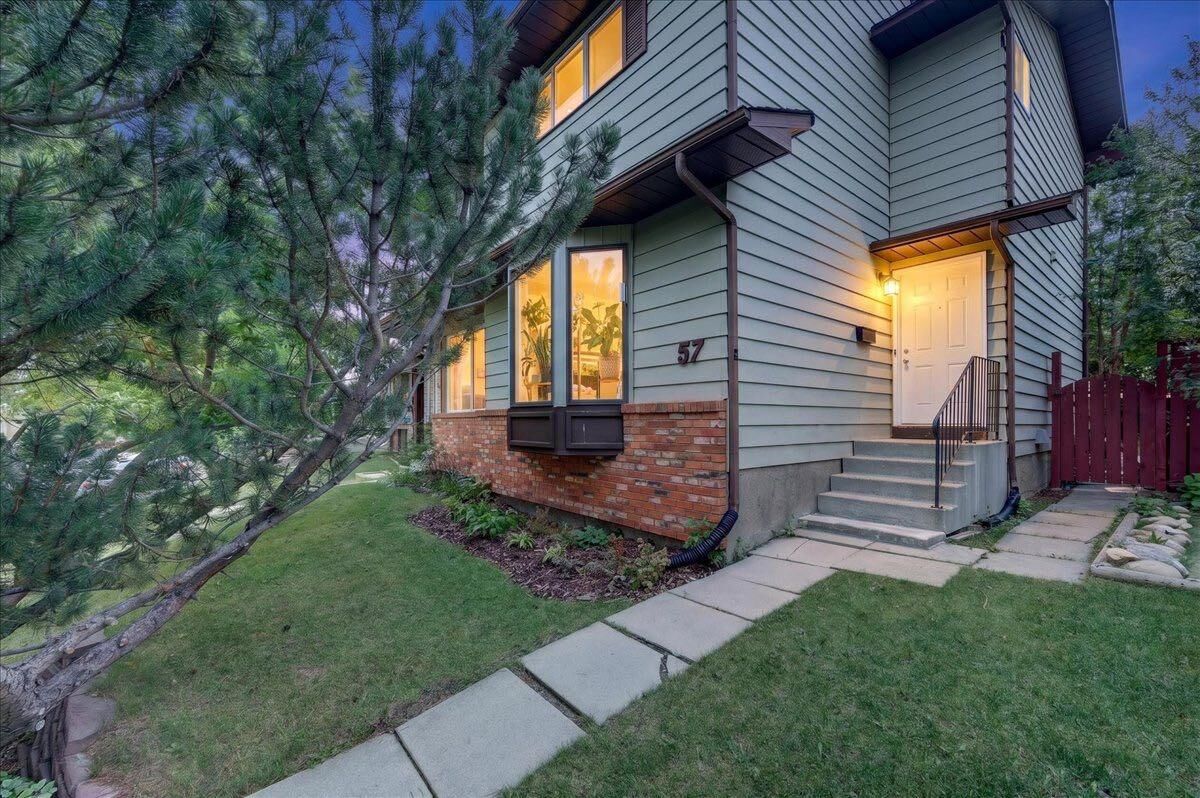 Property Photo: 57 Beacham Way NW AB T3K 1R7