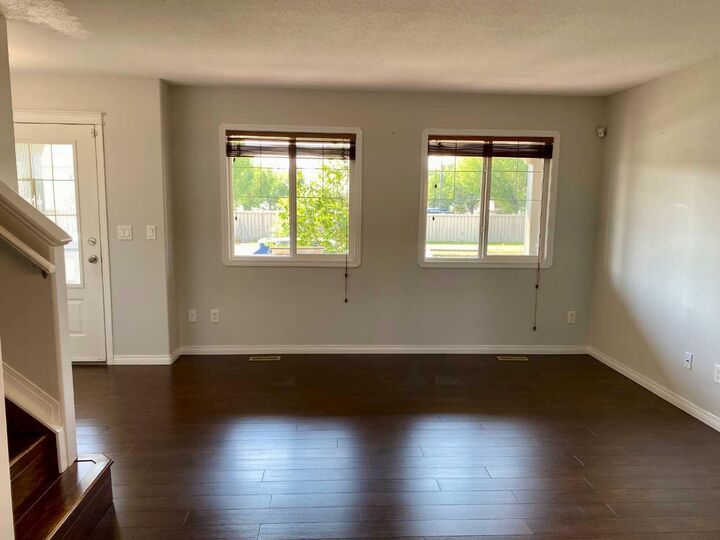 Property Photo:  9106 92 Avenue  AB T8X 0A4 