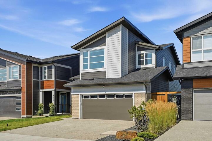 Property Photo:  129 Wolf Hollow Villas SE  AB T2X 5K1 