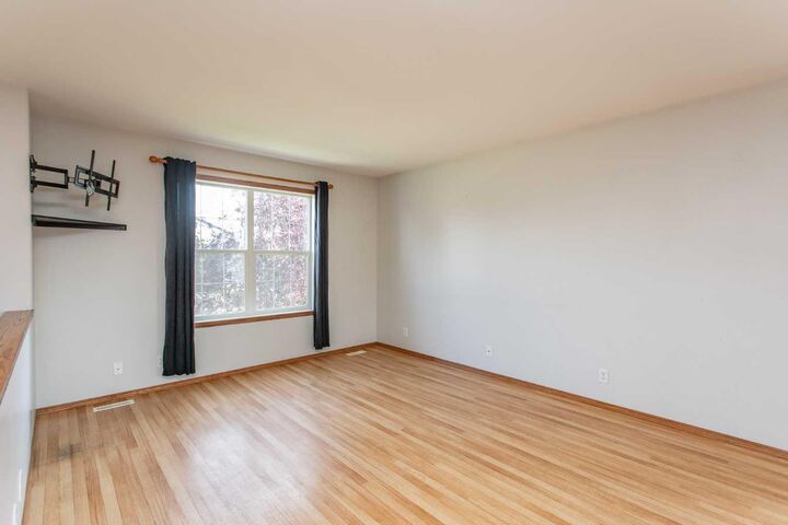 Property Photo:  273 Kendrew Drive  AB T4P 3Y9 