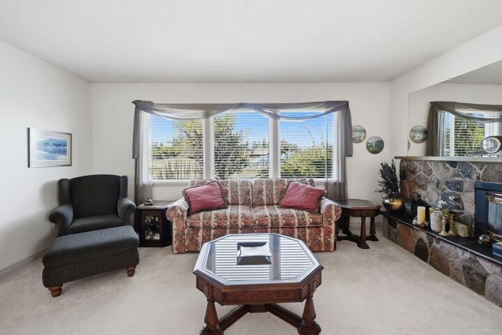 Property Photo: 4021 Embury Crescent AB T4N 2S8