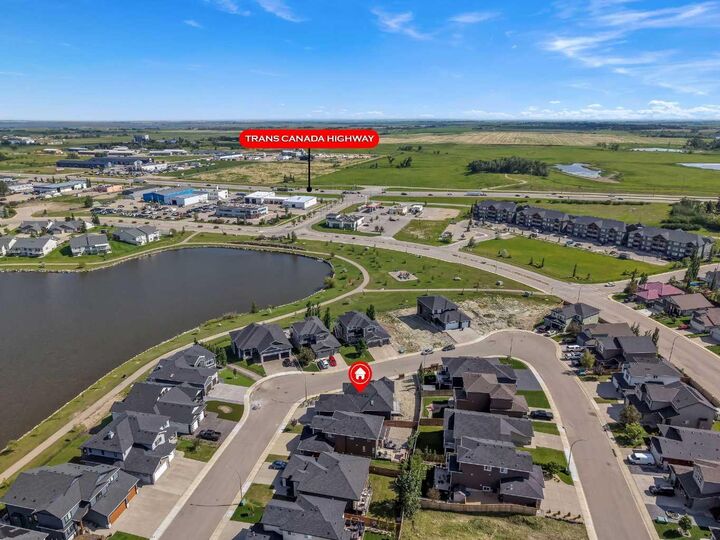 Property Photo: 32 Lakes Estates Circle AB T1P 0B7