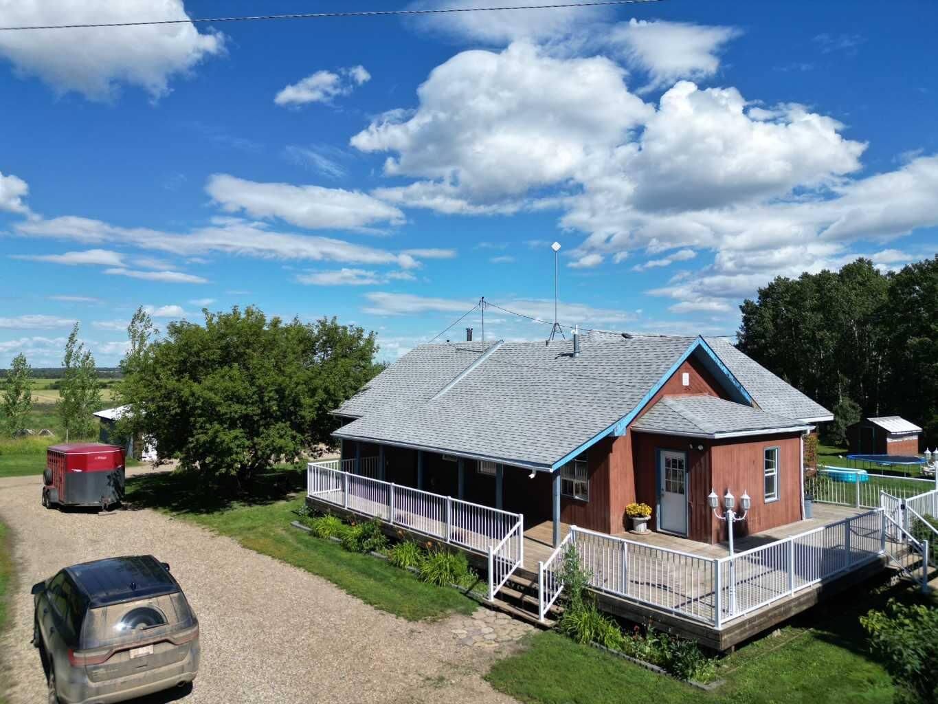 Property Photo:  764057 Rge Rd 45  AB T0H 3V0 